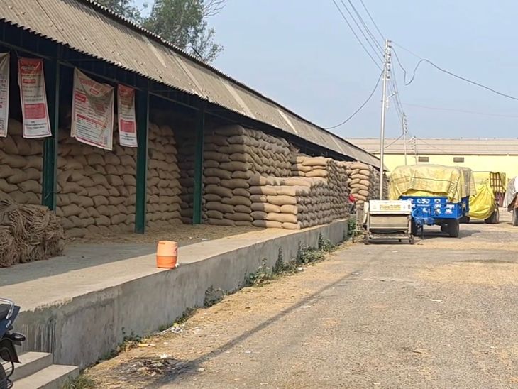 Pilibhit FCI Rice Delivery Stalled | Farmer Payments Stuck Over Sack ...