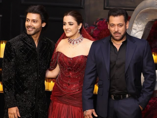 स्टेबिन बेन ने किया सलमान का शुक्रिया अदा:वेडिंग रिसेप्शन में आने पर सिंगर ने लिखा- भाईजान आप अपने वादे के पक्के हैं