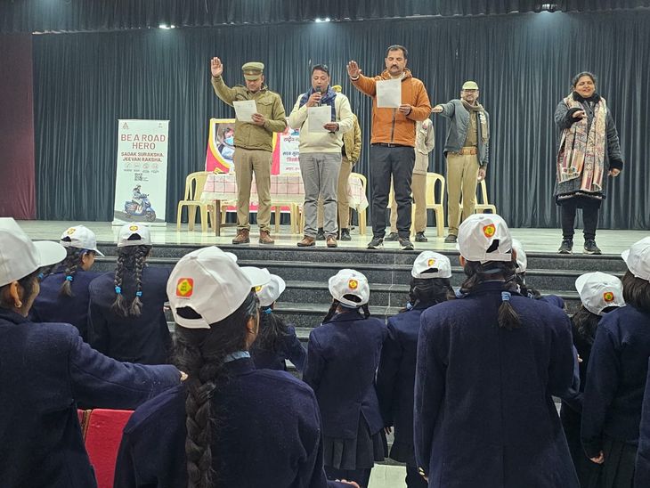 Road Safety Awareness: 250+ Students Join Rally, Drawing & Slogans