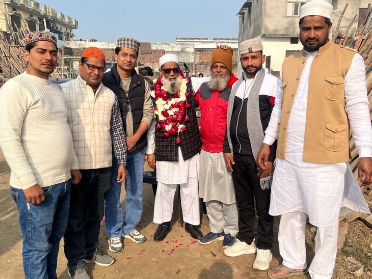 Dhaurataanda Resident Babu Bhai Travels to Saudi Arabia for Umrah