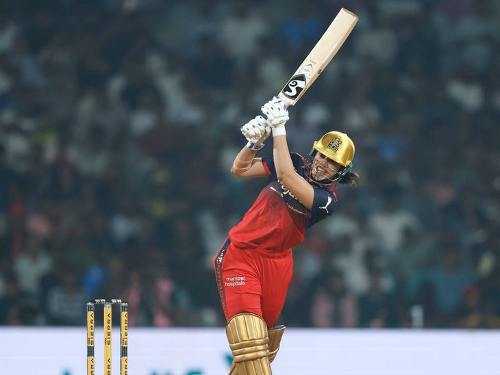 WPL में बेंगलुरु की लगातार चौथी जीत: दिल्ली को 8 विकेट से हराया, कप्तान मंधाना ने 96 रन बनाए; बेल-सतघरे को 3-3 विकेट