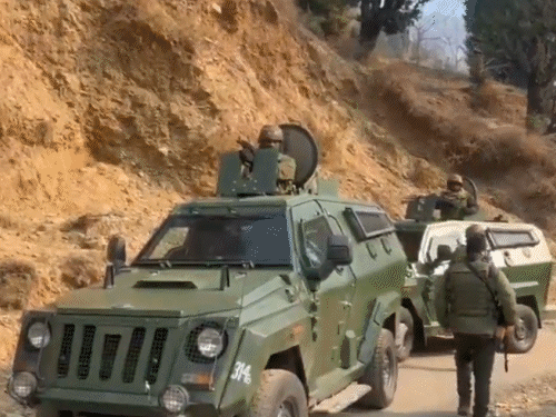 किश्तवाड़ में सेना का बड़ा अभियान, जैश के आतंकियों की तलाश जारी | राष्ट्रीय सुर... Kishtwar Forces Launch Anti-terrorism Operation news image