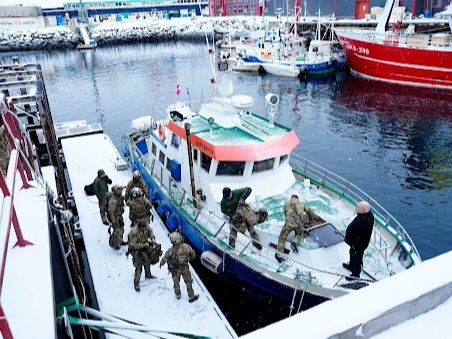 अमेरिकी धमकी के बाद 7 देशों के सैनिक ग्रीनलैंड पहुंचे:  फ्रांस ने 15, जर्मनी ने 13 और ब्रिटेन ने 1 भेजा; इटली बोला- यह मजाक