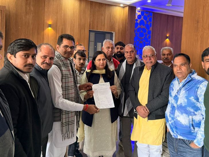 दिल्ली की सांसद से मिले URF गुरुग्राम के पदाधिकारी:द्वारका एक्सप्रेस-वे पर बसें चलाने की मांग, यू-टर्न सुधारने पर भी चर्चा- INA NEWS