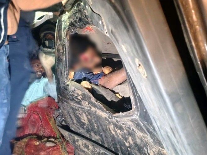 लातेहार में सड़क हादसा, पिकअप चालक की मौत:  नामुदाग के पास पेड़ से टकराया आलू-प्याज लदा वाहन, केबिन में फंसा ड्राइवर – latehar News