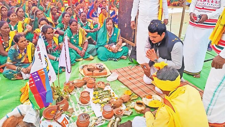 When the society serves with dedication then it receives the blessings ...