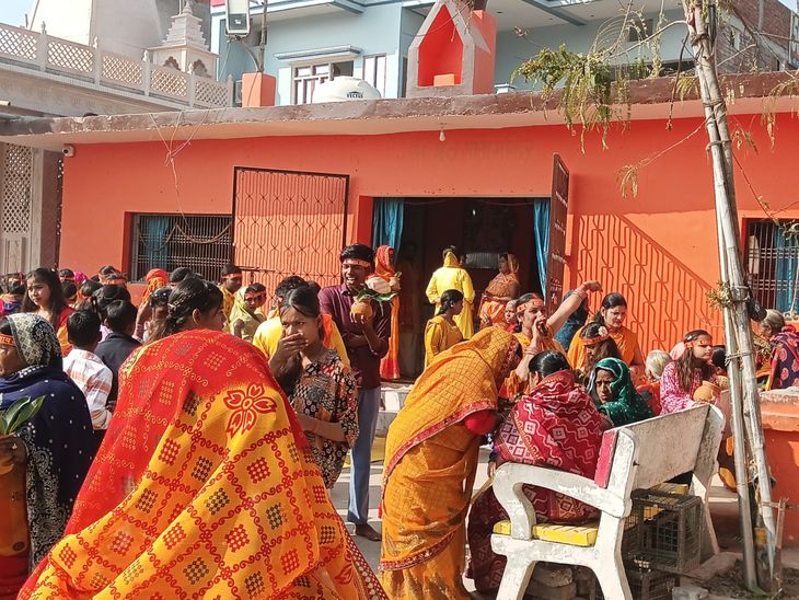 Bhatpar Rani Kalash Yatra: President Premata Gupta Joins Women