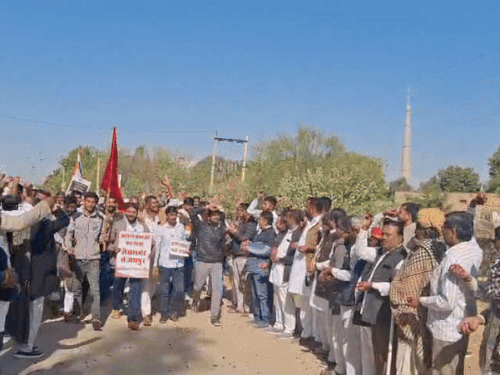 ओरण बचाने 725KM पदयात्रा पर निकले पर्यावरण प्रेमी:  रामगढ़ में हुआ स्वागत; रिकॉर्ड में दर्ज कराने के लिए 30 दिन में पहुंचेंगे जयपुर – Jaisalmer News