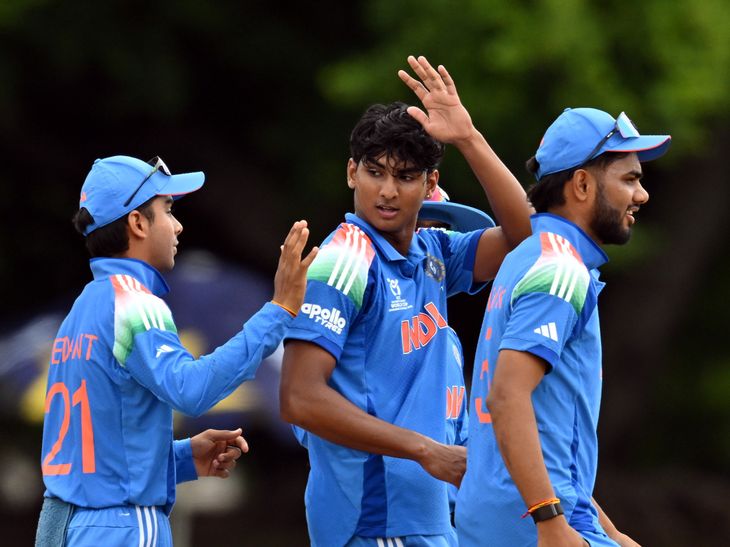 भारत U19 की धमाका जीत! न्यूजीलैंड को धोया, आयुष-अंबरीश चमके क्रिकेट India U-19 Dominates New Zealand news image
