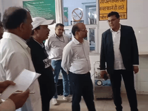 बदलेगी जिला अस्पताल की तस्वीर:  कलेक्टर ने किया अस्पताल का निरीक्षण, जर्जर क्वार्टर्स को तोड़कर बनाई जाएगी पार्किंग – Sawai Madhopur News