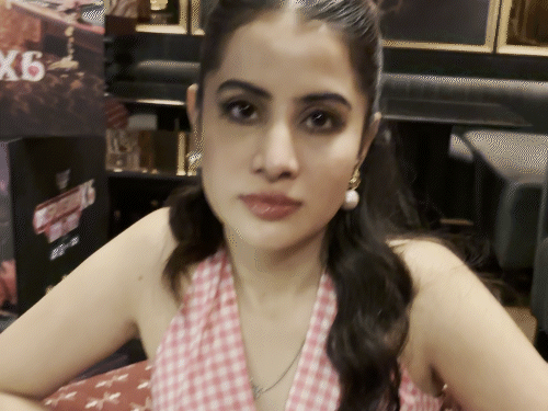 প্রেমে প্রতারিত হয়েছেন উরফি জাভেদ: বলেছেন- আমি একজন জীবিত মানুষকে বিয়ে করতে চাই, ডাবল ডেটিংয়ের কারণে আমার হৃদয় ভেঙে গেছে, আমি এটা সহ্য করতে পারছি না