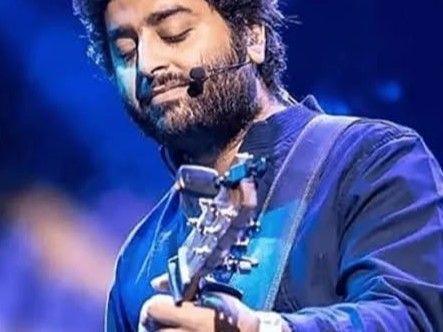 अरिजीत सिंह ने प्लेबैक सिंगिंग से संन्यास लिया:कहा- आगे छोटे आर्टिस्ट के तौर पर सीखते रहेंगे