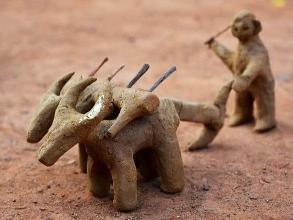 आध्यात्मिक कथा: गुरु से आगे? घमंड नाश का कारण, सीखें धर्म का पाठ Guru And Disciple Toymaking news image