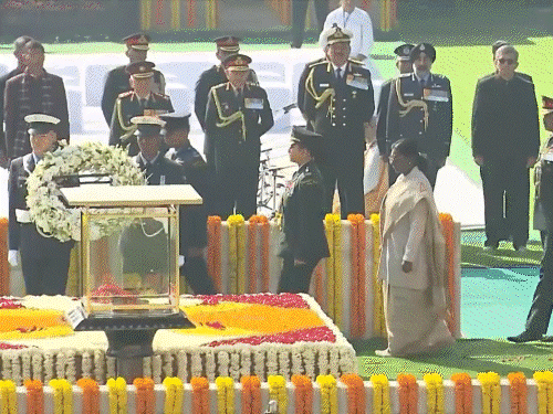 महात्मा गांधी की 78वीं पुण्यतिथि पर PM मोदी राजघाट पहुंचे:श्रद्धांजलि अर्पित की; राहुल गांधी बोले-राष्ट्रपिता ने मूलमंत्र दिया कि सत्ता से बड़ी सत्य की ताकत होती है- INA NEWS