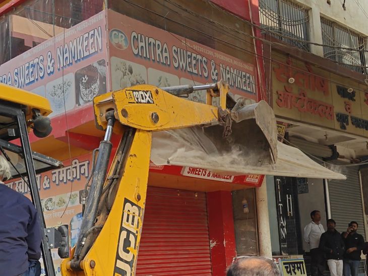 Chhapra Double Decker Road: Encroachment Removed From Municipal Chowk ...