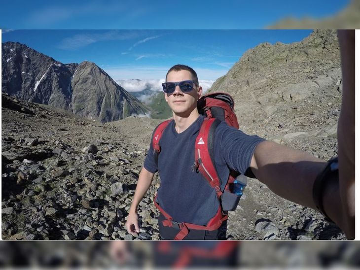 ब्रिटिश पर्वतारो​ही क्रिस क्रिस्टेया का हैरान करने वाला अनुभव:  15 हजार फीट ऊंचाई पर पिता-बेटे को मौत से बचाया, बदल गई जिंदगी