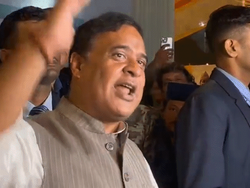 असम CM का कांग्रेस पर प्रहार: अवैध बांग्लादेशी प्रेम का आरोप, राष्ट्रव्यापी बहस! Congress Accused, Migrant Focus news image