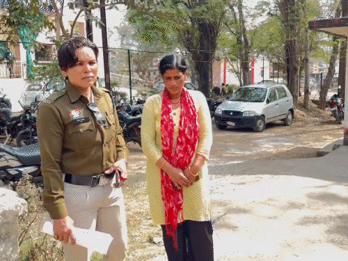 बॉयफ्रेंड के लिए पैरालाइज्ड पति को जहर देकर मार-डाला:  सोशल मीडिया से दोस्ती हुई, नई जिंदगी शुरू करने का प्लान बनाया, कॉल-डिटेल से खुला राज – Chhattisgarh News