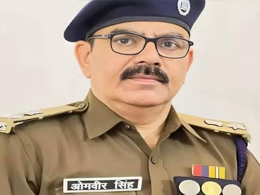 Ballia SP Omvir Singh New Posting | 10 Sub-Inspectors Transferred