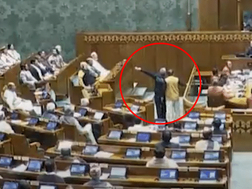 संसद में हंगामा: राहुल के भाषण पर मोदी-शाह के सामने TMC का विरोध, क्या अखिलेश... Parliament Uproar During Rahul Speech news image