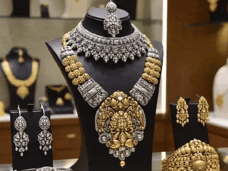 चांदी में उछाल: तीन दिन की गिरावट के बाद ₹32 हजार बढ़ी, निवेशको में उत्साह Gold Silver Prices Recover Today news image
