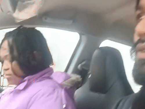 मोहाली में ₹340 को लेकर विदेशी महिला और ड्राइवर भिड़े:  किराया न देने पर जमकर हुई बहस, VIDEO बनाने पर मोबाइल छीनते दिखी लेडी – Chandigarh News