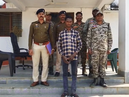 जादू-टोना के शक में भतीजे ने चाचा को काट डाला:  मां की हुई मौत, युवक को चाचा पर था शक, टंगिया से सिर-कंधे पर मारा – Chhattisgarh News