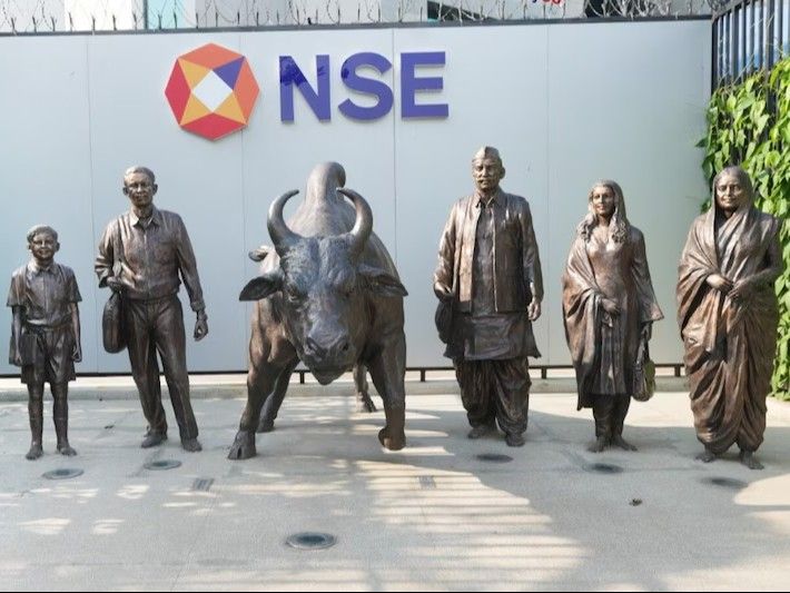 NSE का IPO: बोर्ड की मंजूरी, शेयर बाजार में निवेश का मौका? उद्योग Nse Ipo Approved Shareholders Benefit news image