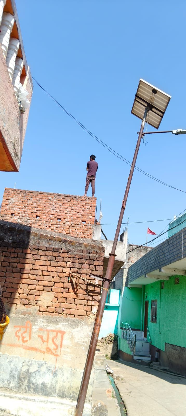 A young man attacked his aunt over a land dispute and climbed onto a ...