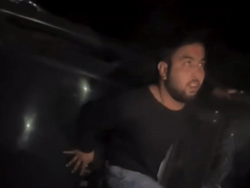 अजमेर में दीवार फीडर तोड़कर फीडर में गिरी कार:  अजमेर लौटते समय रात को हादसा; क्रेन से निकाली, पुलिस को पता नहीं – Ajmer News