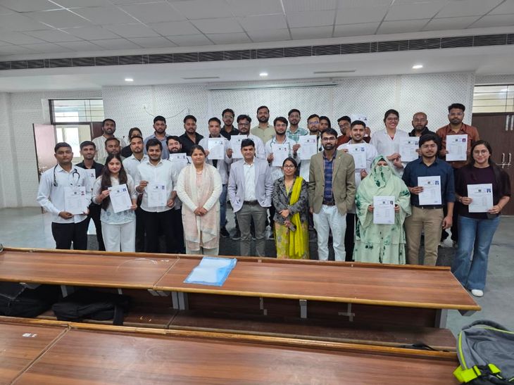 बारां मेडिकल कॉलेज में 29 डॉक्टरों की इंटर्नशिप पूरी:  प्रिंसिपल ने प्रमाण पत्र सौंपे, उज्ज्वल भविष्य की कामना की – Baran News