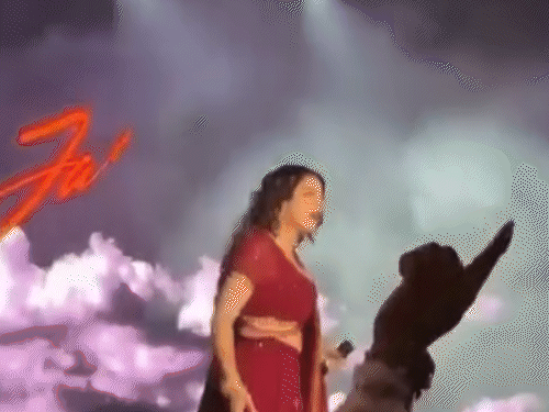 লাইভ শোতে গান গাওয়া বন্ধ করলেন জেসমিন স্যান্ডলাস: দিল্লিতে গায়িকা বললেন- ‘মেয়েরা নিরাপদ না হলে আমি গান করব না’