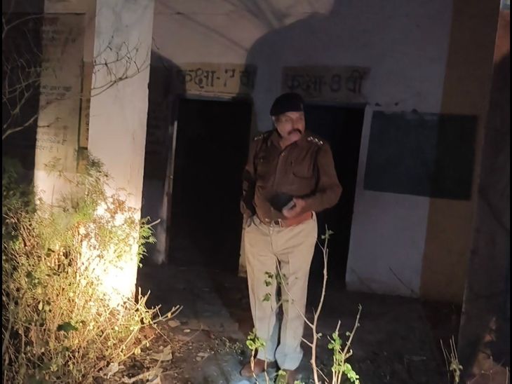 हरदा में साढ़े पांच साल के मासूम का शव मिला:  गले पर चोट के निशान, आंगनबाड़ी के लिए निकला, स्कूल के खंडहर में मृत मिला – Harda News