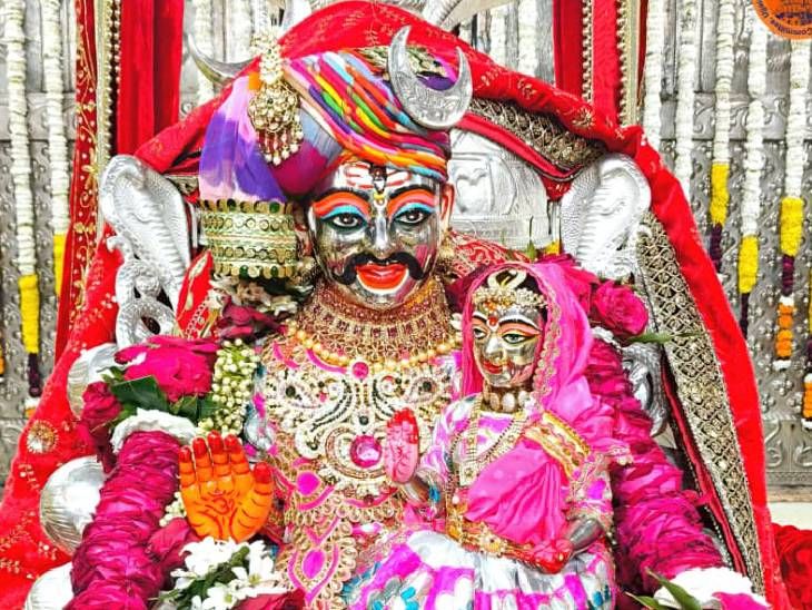 शिव नवरात्रि के आठवें दिन उमा महेश स्वरूप में श्रृंगार:  भगवान महाकाल को पगड़ी और माता पार्वती को अर्पित किए आभूषण – Ujjain News