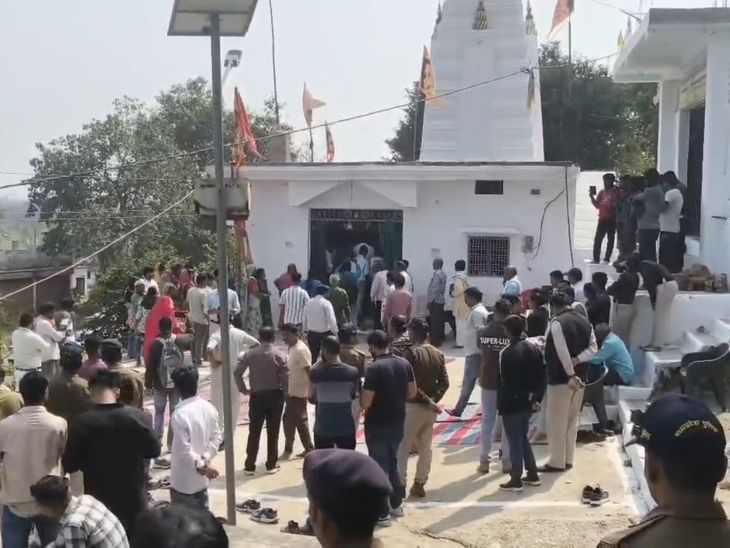 प्रेमपुर में मूर्ति स्थापना पर विवाद:  आदिवासी और ओबीसी समुदाय आमने-सामने, प्रशासन ने मंदिर किया सील – Mandla News