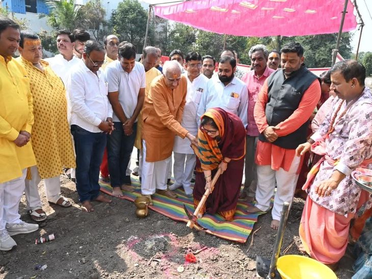 धारेश्वर लोक में 3 करोड़ से बनेगा सत्संग भवन:  वैदिक रीति से पूजा-अर्चना कर निर्माण कार्य का शुभारंभ – Dhar News