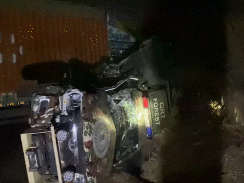 QRT गाड़ी कंटेनर से भिड़ी, 2 मरे; 8 गंभीर:  हजारीबाग में हाथी खदेड़ने जा रही थी, पश्चिम बंगाल से आई थी नौ सदस्यीय टीम – Hazaribagh News