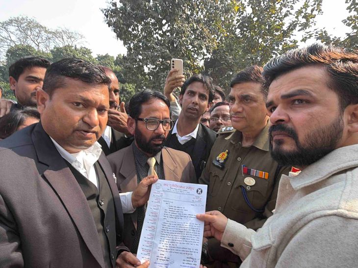 Rampur Advocate Murder Protest | 5 Crore Compensation Demands
