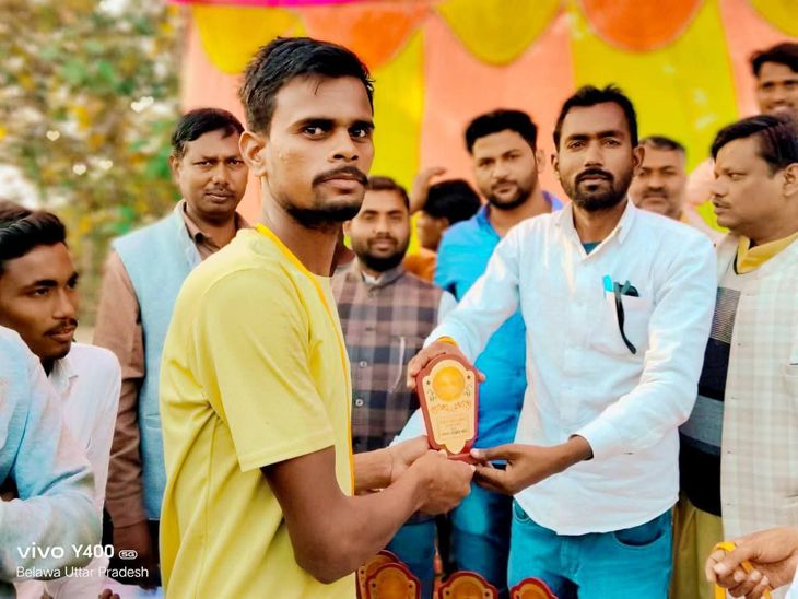 Paraspur Kamda Wins Cricket Final Defeating Balrampur | Lalnagar