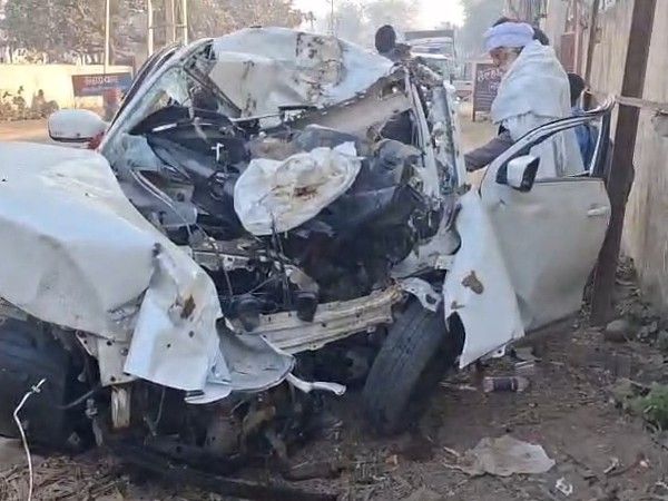 नालंदा में तेज रफ्तार कार डिवाइडर से टकराई:  तीन चचेरे भाइयों की मौत, 1 की हालत गंभीर; तिलक समारोह से वापस अपने घर लौट रहे थे – Nalanda News