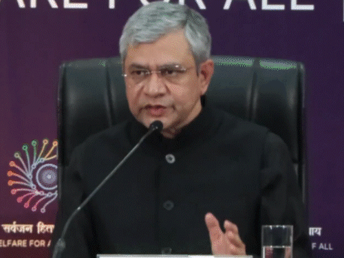 AI समिट में अफरा-तफरी: निवेशकों की शिकायत, वित्त मंत्री ने मांगी माफी Ai Summit Faces Delegate Issues news image