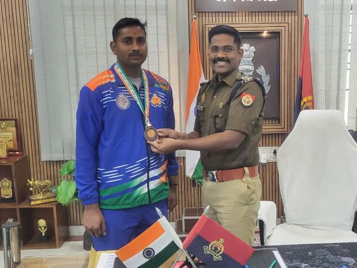 Mau Constable Sunil Kumar Honored for All India Police Handball Bronze
