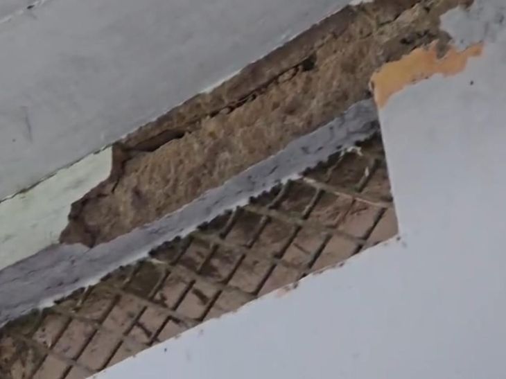 Chhatarpur 12th Student Injured As Plaster Falls During Exam