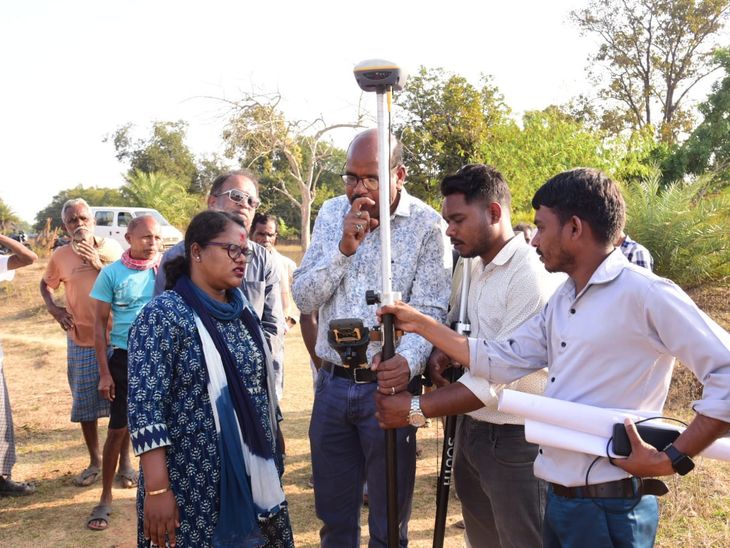 Kondagaon Collector Inspects Thoti Madnar; Revenue Survey Launch