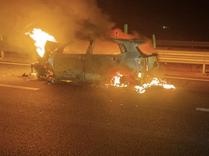 Car Catches Fire on Delhi-Mumbai Expressway Near Bhedoli Interchange