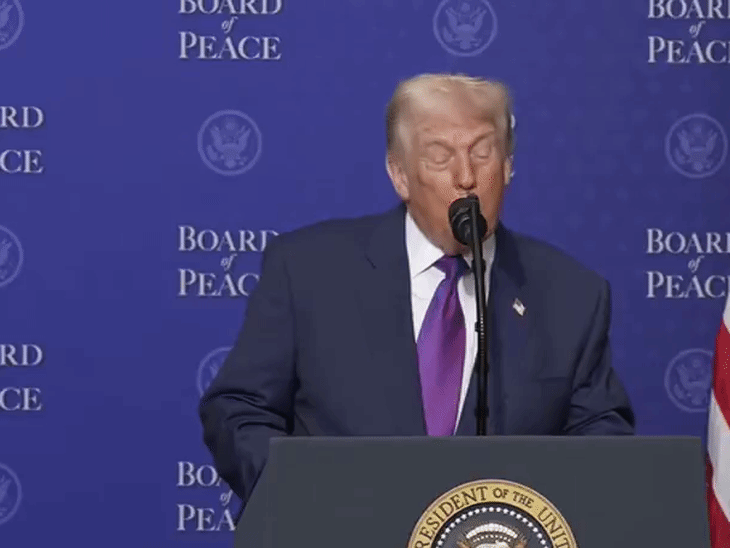 ট্রাম্প বলেছেন- আমি ভারত-পাকিস্তানকে 200% শুল্কের বিষয়ে সতর্ক করে দিয়েছিলাম: তারপর তারা লড়াই বন্ধ করতে রাজি হয়েছিল, সংঘর্ষে 11টি যুদ্ধবিমান গুলি করে ভূপাতিত করা হয়েছিল।