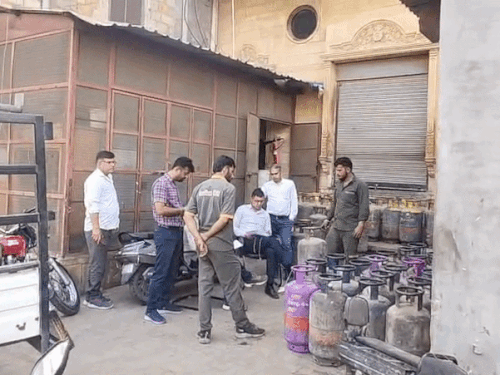Jaisalmer DRB Sweets Factory Raid | Gas Cylinders Seized