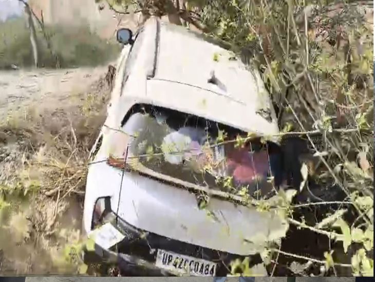 Tarun Accident | Uncontrolled Car Dives Into Pit, Elderly Couple Injured