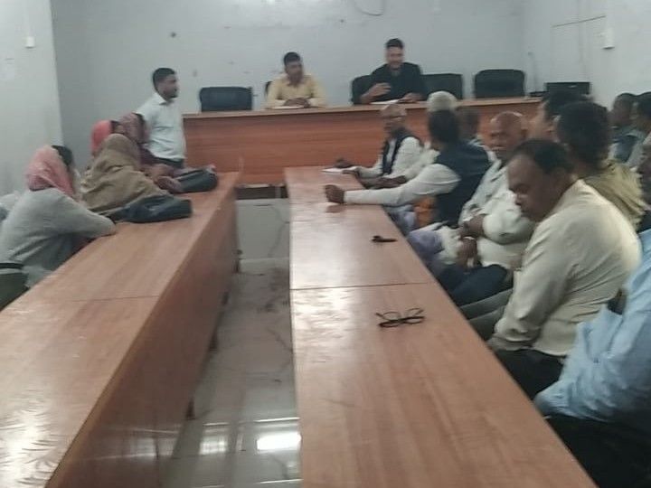 Navakoti Sarpanch-Secretary Meeting: Officer Emphasizes Certificate ...