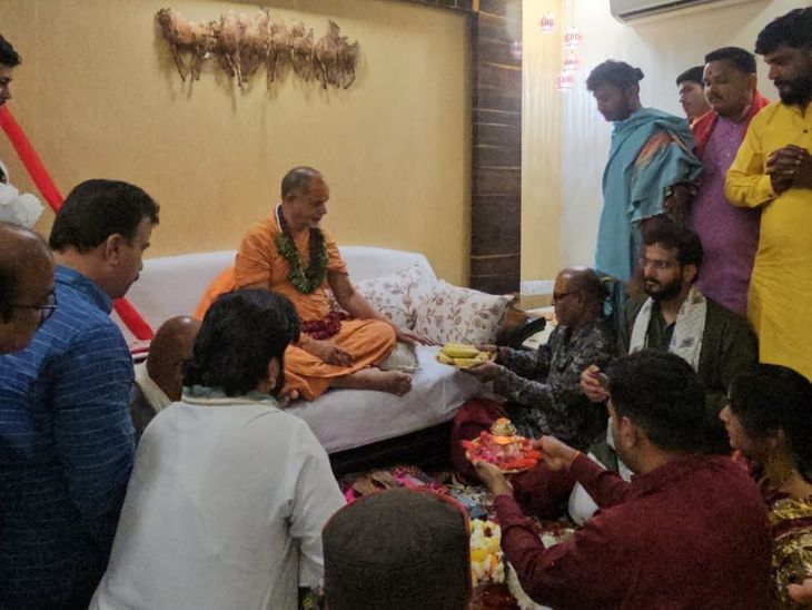 शंकराचार्य बोले-संत को गंगा स्नान से रोकना गलत:  दो घंटे तक छिंदवाड़ा में रहे स्वामी सदानंद सरस्वती; बोले-राजनीति धर्म से नियंत्रित हो – Chhindwara News